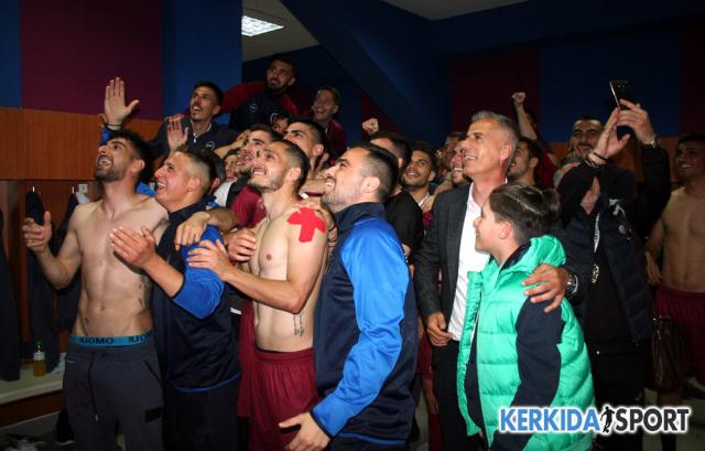 Ένα «κουβάρι» οι Βεροιώτες πανηγύρισαν την κατάκτηση του νταμπλ (video)