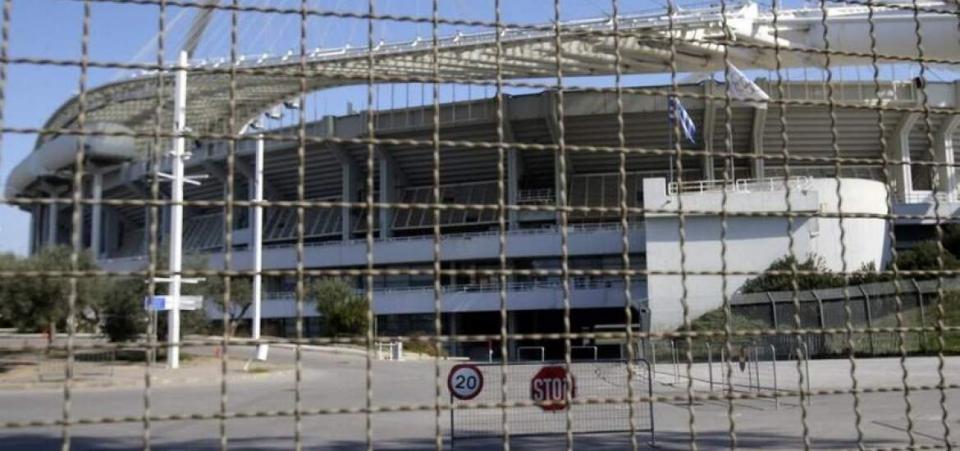 Συγκέντρωση διαμαρτυρίας των ερασιτεχνών αθλητών έξω από τη Γ.Γ.Α για το «λουκέτο» στον αθλητισμό