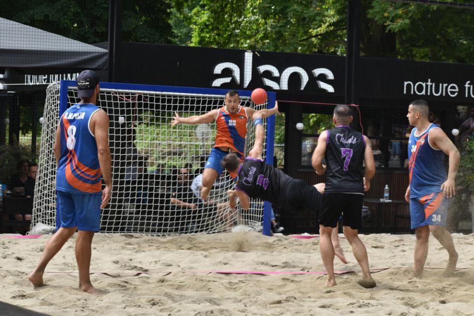 Έκλεψε τις εντυπώσεις η Νάουσα στο Beach Handball!