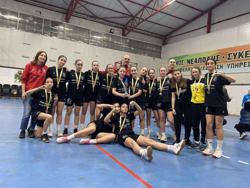 Πρωτιά για τις Κορασίδες του Φιλίππου σε Χριστουγεννιάτικο τουρνουά