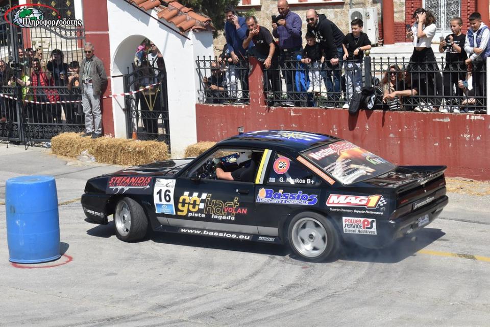 Μοναδικό θέαμα στον αγώνα δεξιοτεχνίας αυτοκινήτων στο Μακροχώρι (φωτο - βίντεο)