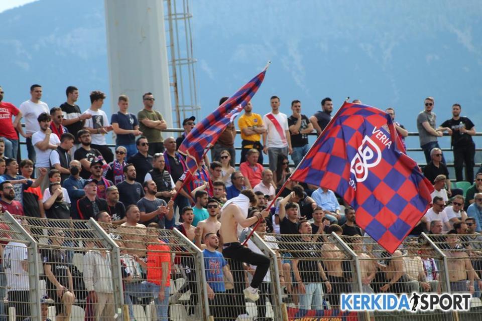 Συγκινητικός ο κόσμος της «Βασίλισσας» και στην Λιβαδειά (φωτο - βίντεο)