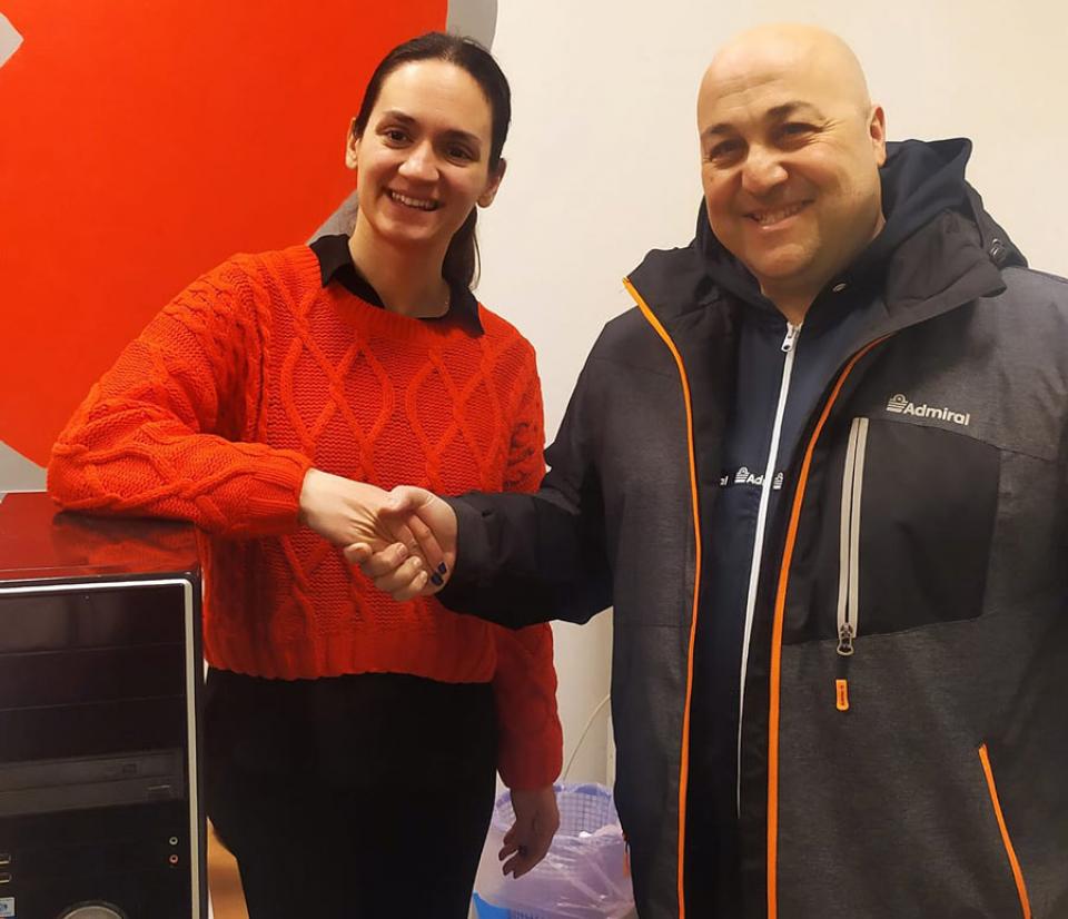 Εν Σώματι Υγιεί: Δωρεά Υπολογιστή στην "Πρωτοβουλία για το Παιδί"