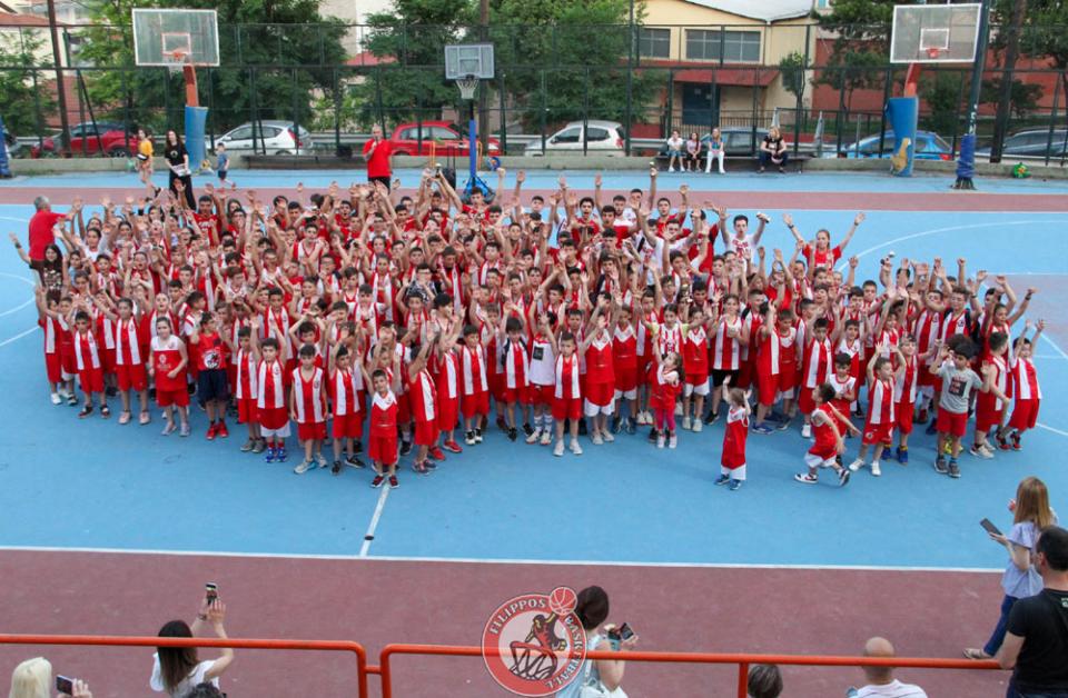 Γέλιο, χαρά και συγκίνηση στην τελετή λήξης των ακαδημιών του Φιλίππου Βέροιας