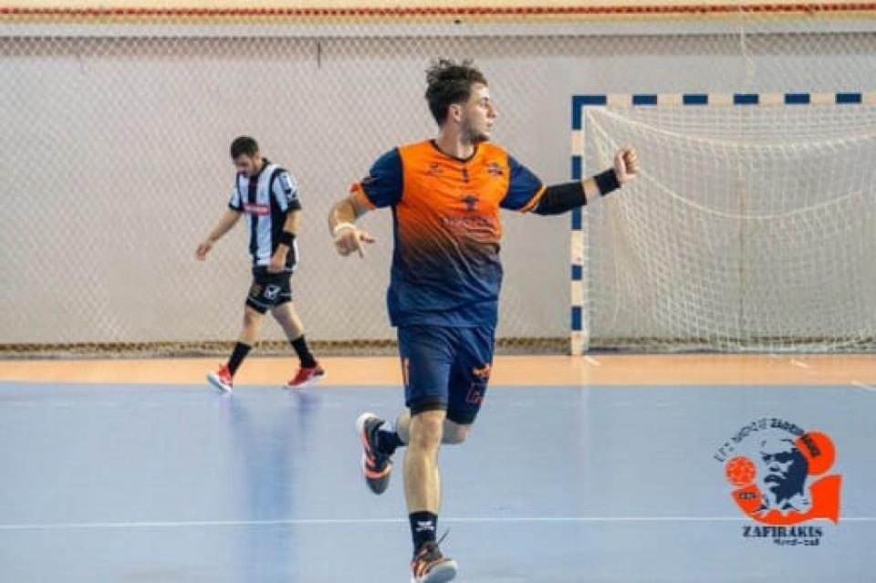 ΖΑΦΕΙΡΑΚΗΣ: Ανανέωσε και ο Στ. Μαυροδουλάκης