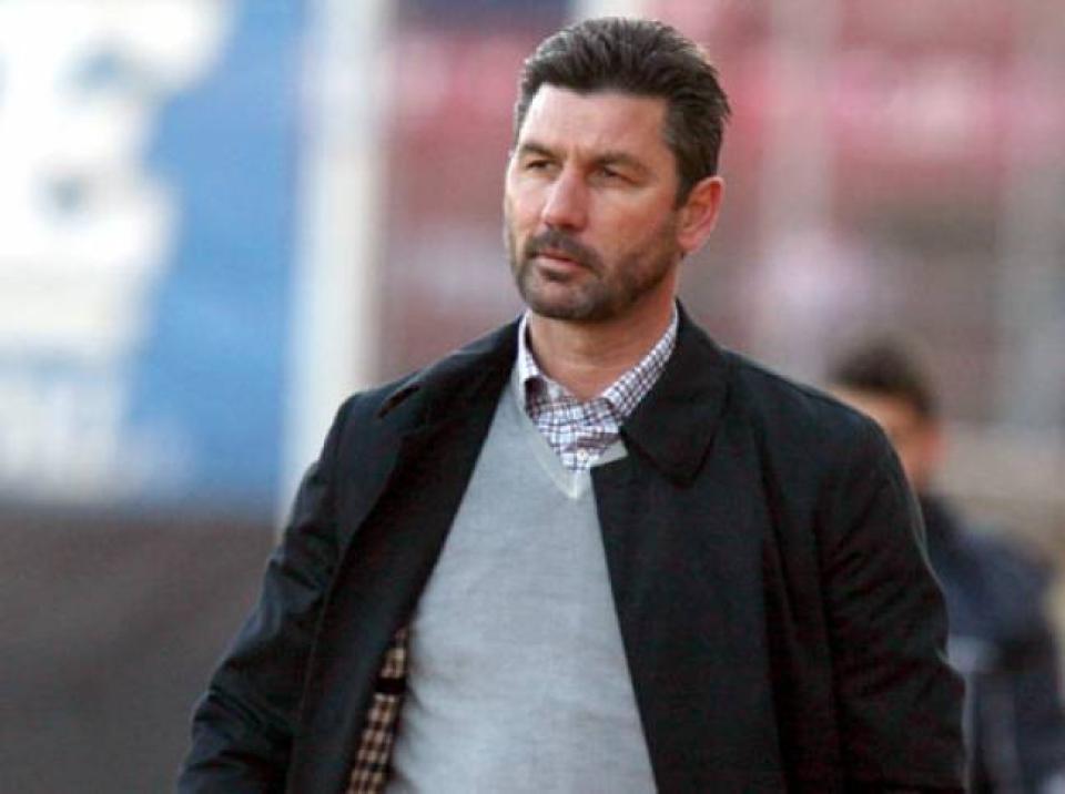 Ο Ουζουνίδης αντικαταστάτης του Μάντζιου στον πάγκο του Άρη