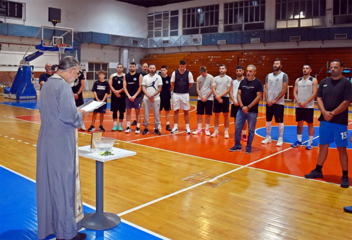 Πραγματοποιήθηκε στο ΔΑΚ "Βικέλας" ο αγιασμός του ανδρικού τμήματος της Veria BC