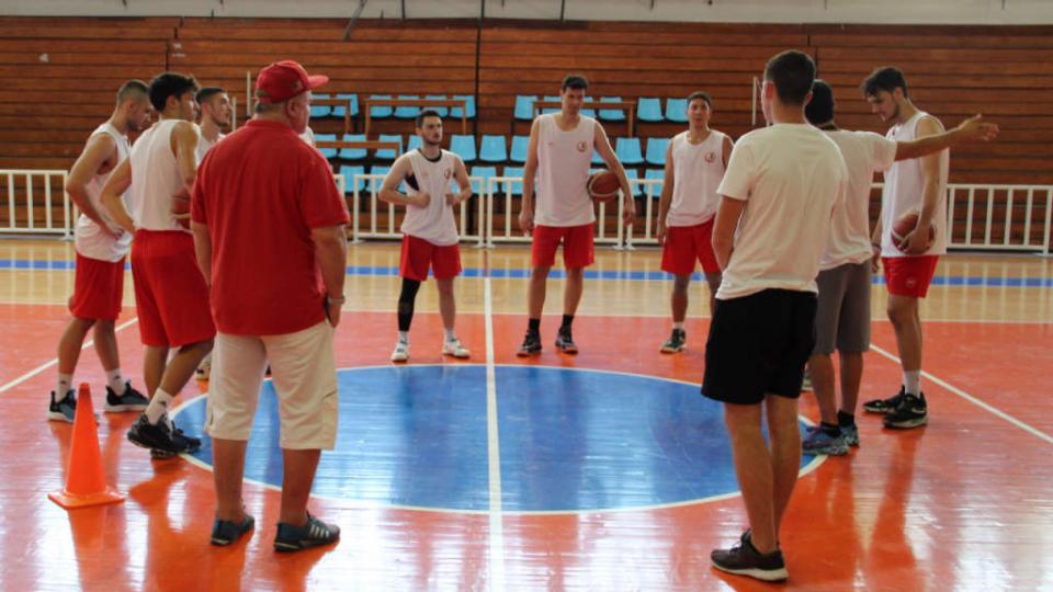 «Πρώτη» του Φίλιππου με ανανεωμένο ρόστερ και Ευθύμη Κοθρά σε νέο ρόλο (φωτο)