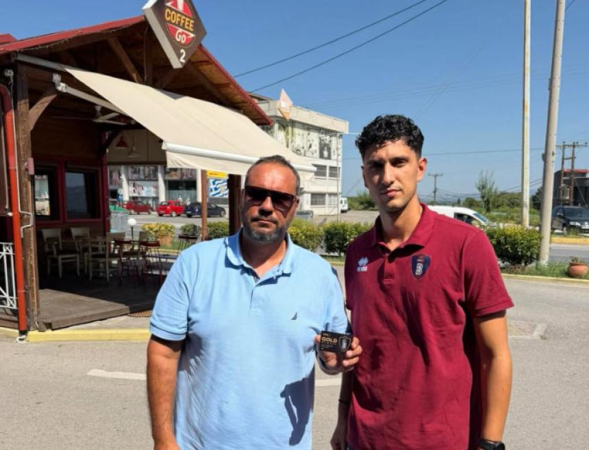 Ο Στάθης Τσουφλίδης κάτοχος της κάρτας GOLD MEMBER No 06/24 της "Βασίλισσας"