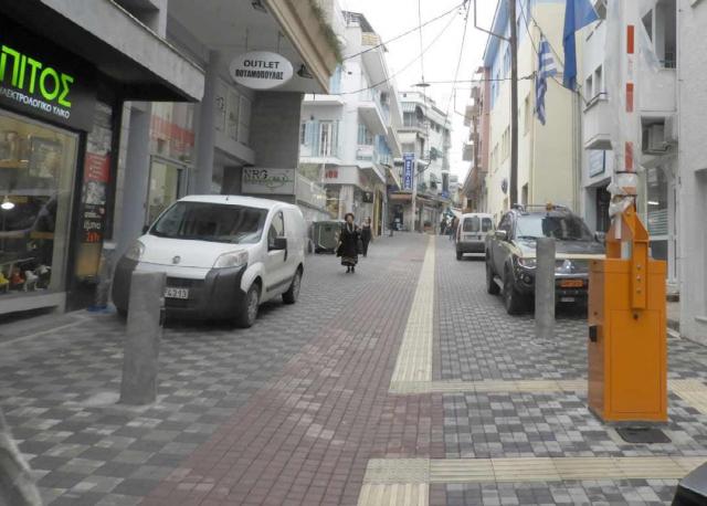 Πότε θα λειτουργήσουν οι μπάρες στον πεζόδρομο της Βέροιας;