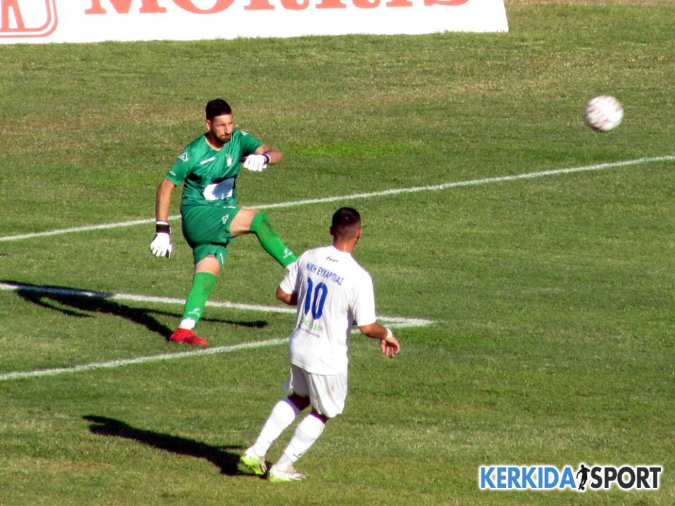 Το λέει η... περδικούλα του!!! (video)