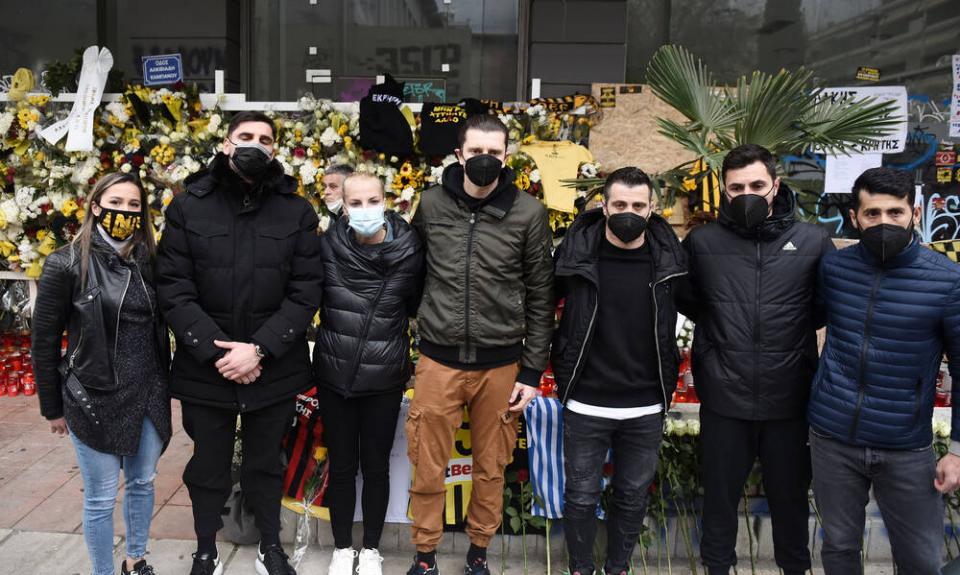 Στο σημείο της δολοφονίας του Άλκη, ποδοσφαιριστές των Π.Α.Ο.Κ., Άρη, Ηρακλή, Απόλλων Πόντου