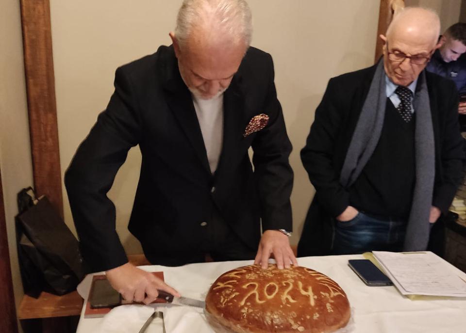 Κοπή Πρωτοχρονιάτικης πίτας από την Α.Ε.Π. Βέροιας (φωτο)