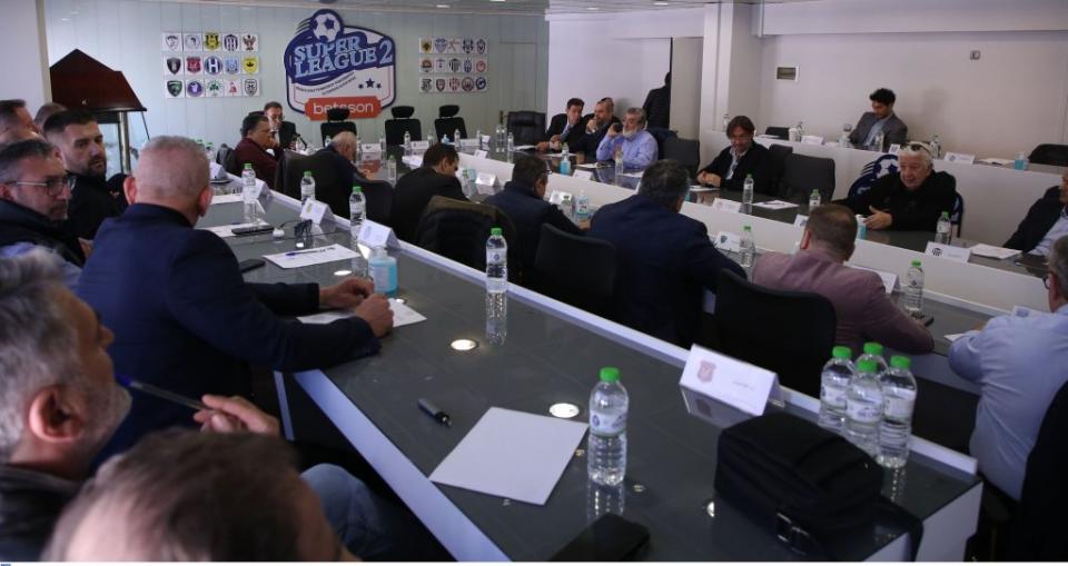 Βγήκαν… μαχαίρια στην SL2 - Ζητήθηκε παραίτηση Λεουτσάκου!