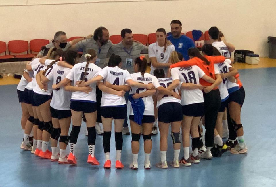 Τα κορίτσια με το εθνόσημο πήραν στη Βέροια αυτό που άξιζαν!