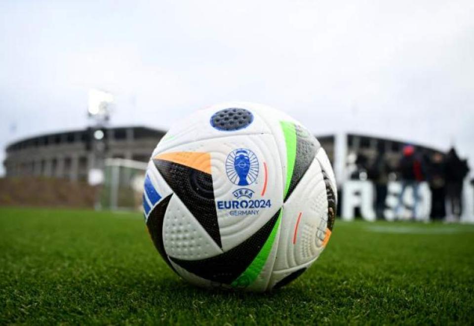 Η μπάλα του Euro 2024 θα έχει μικροτσιπ για τα οφσάιντ και τα χέρια!