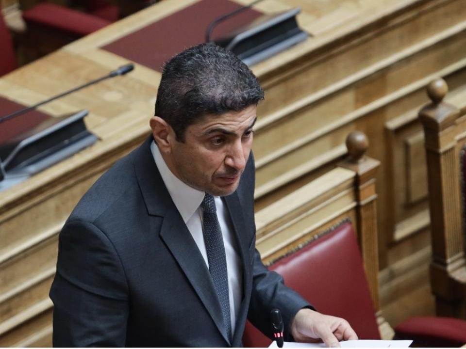 Αυγενάκης: «Αναδιάρθρωση των επαγγελματικών κατηγοριών»