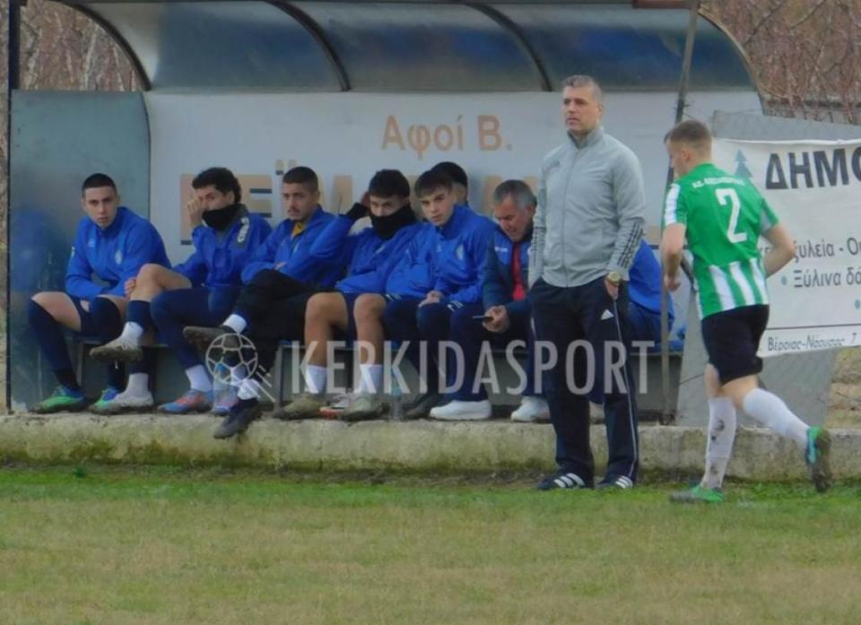 Γ. Σιαφαρίκας: "Στο ίδιο έργο θεατές"