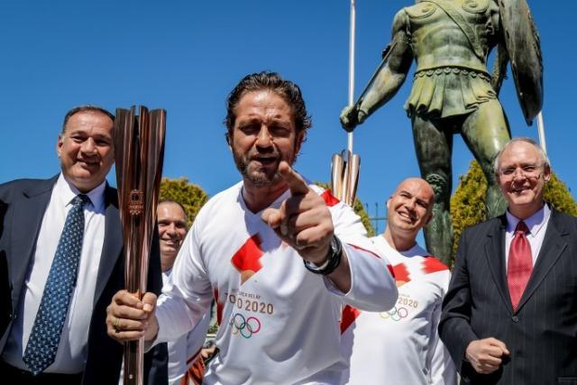 Ο Τζέραλντ Μπάτλερ φώναξε «This is Sparta» και η λαμπαδηδρομία σταμάτησε (video)