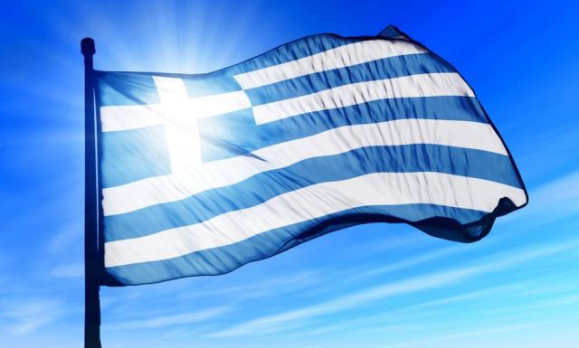 25 ΜΑΡΤΙΟΥ: Με ελληνικές σημαίες στα μπαλκόνια οι πολίτες – Μήνυμα από «Ζευς»