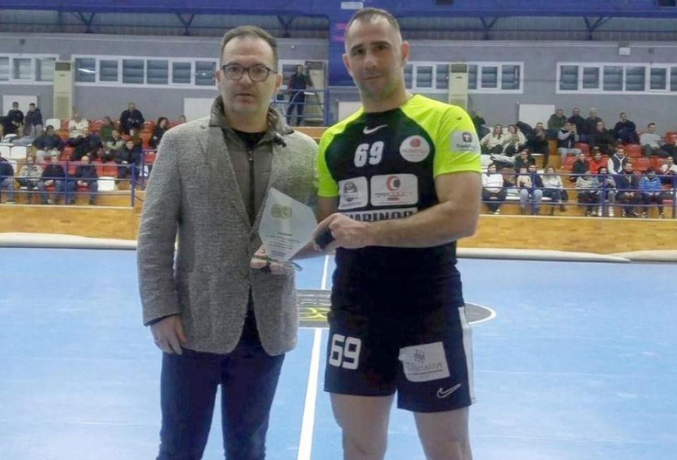 Τιμήθηκε ο Στηβ Παπαδόπουλος για την προσφορά του στο χάντμπολ