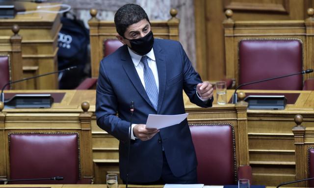 Στον... κόσμο του ο Αυγενάκης που συνεχίζει με την λογική «παιδιά και αποπαίδια»