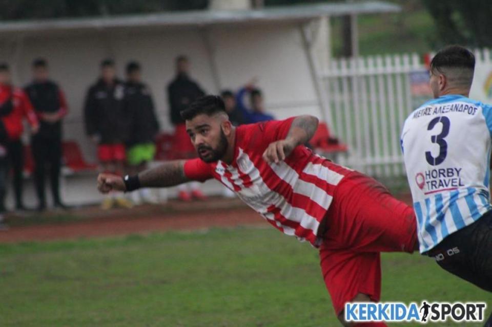 Συνεχίζει στα ερυθρόλευκα ο Μάριος Αργυρόπουλος