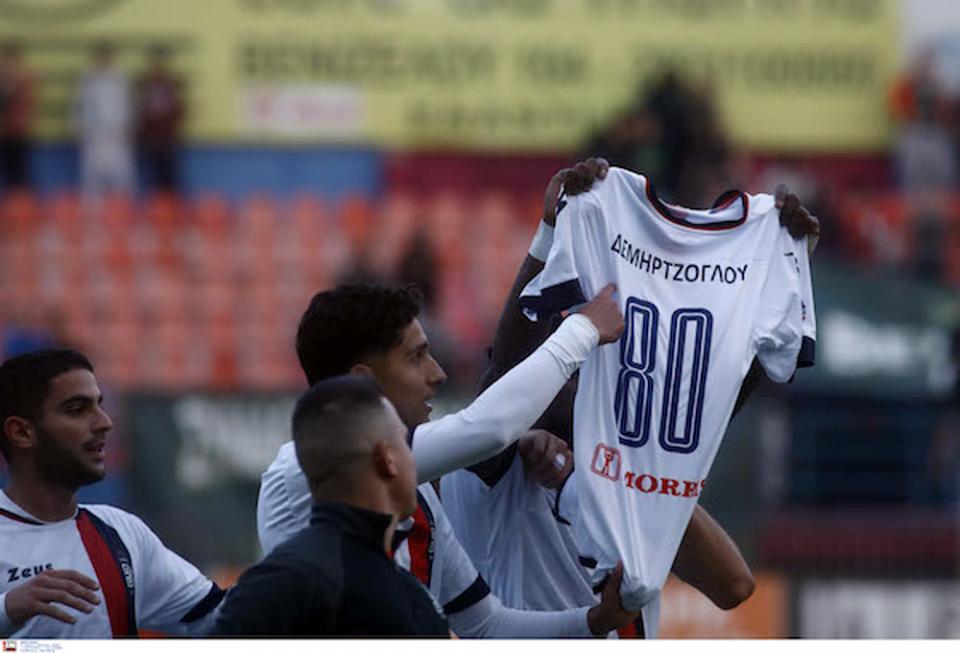 Αφιέρωσαν το γκολ στον άτυχο συμπαίκτη τους (φωτο)