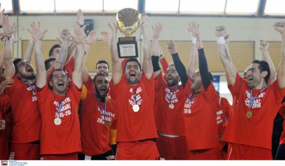 Όταν ο «βασιλιάς» Φίλιππος κάθισε για τελευταία φορά στον θρόνο του!