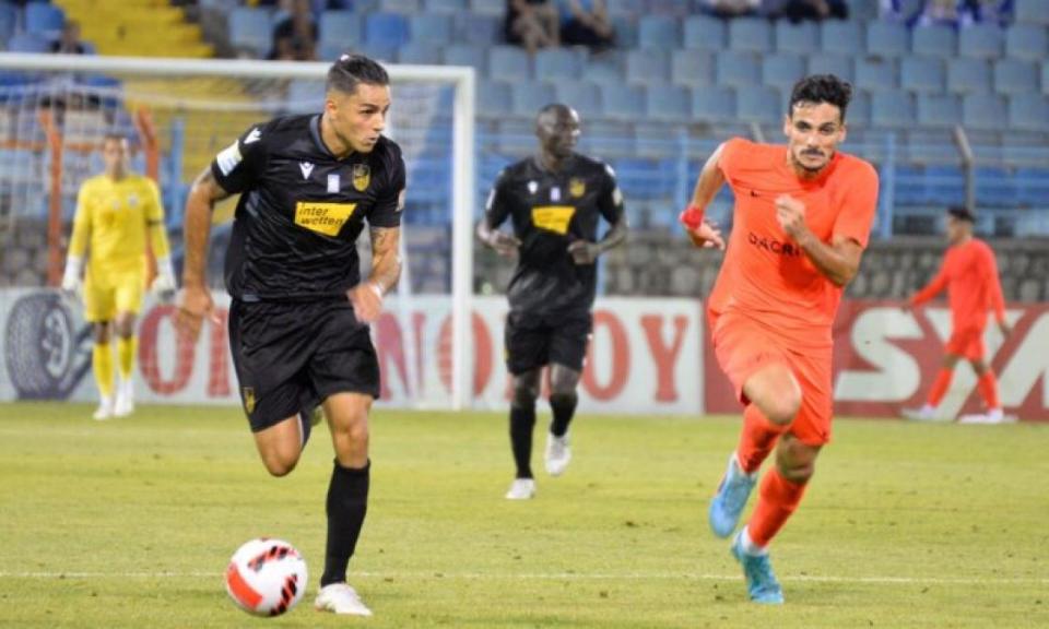 Στην Λαμία και επίσημα ο Πέτρος Γιακουμάκης