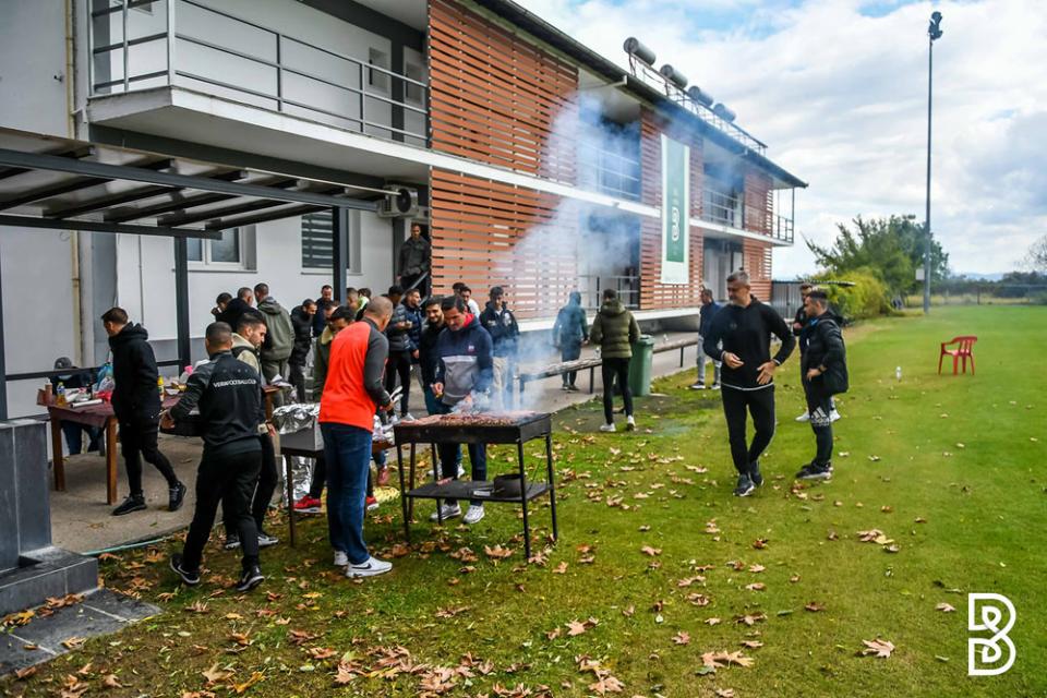 Μπάρμπεκιου στην "Βασίλισσα" (φωτο)