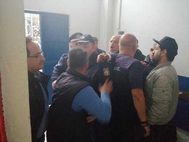 Οι διαμαρτυρίες των Βεροιωτών, οι παρατρεχάμενοι στον αγωνιστικό χώρο και η εξαφάνιση των ball boys!