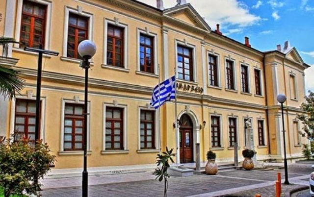 Με τη σκέψη στις κάλπες…
