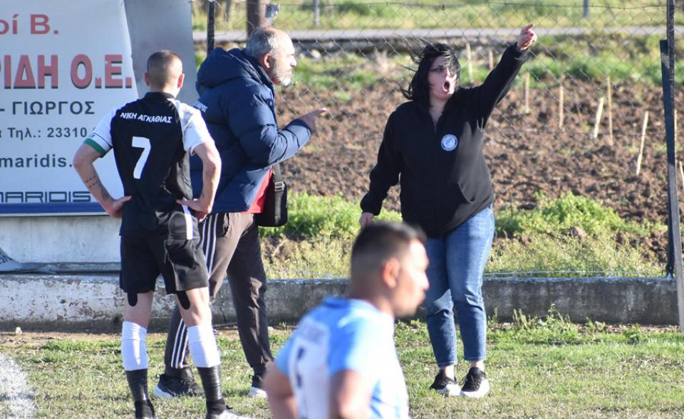 «Ενδοοικογενειακή» μετωπική σύγκρουση έξω από τα αποδυτήρια της Αγίας Μαρίνας