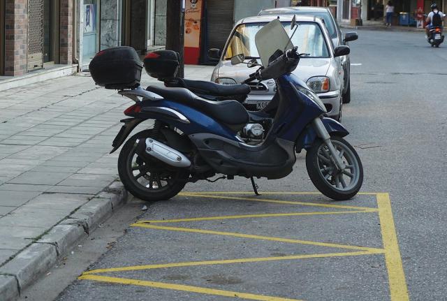 Οι νέες θέσεις στάθμευσης για τα δίκυκλα - Υπάρχουν αντιδράσεις για τους κώνους